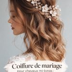 Coiffure de mariage élégante pour cheveux mi-longs avec accessoires floraux